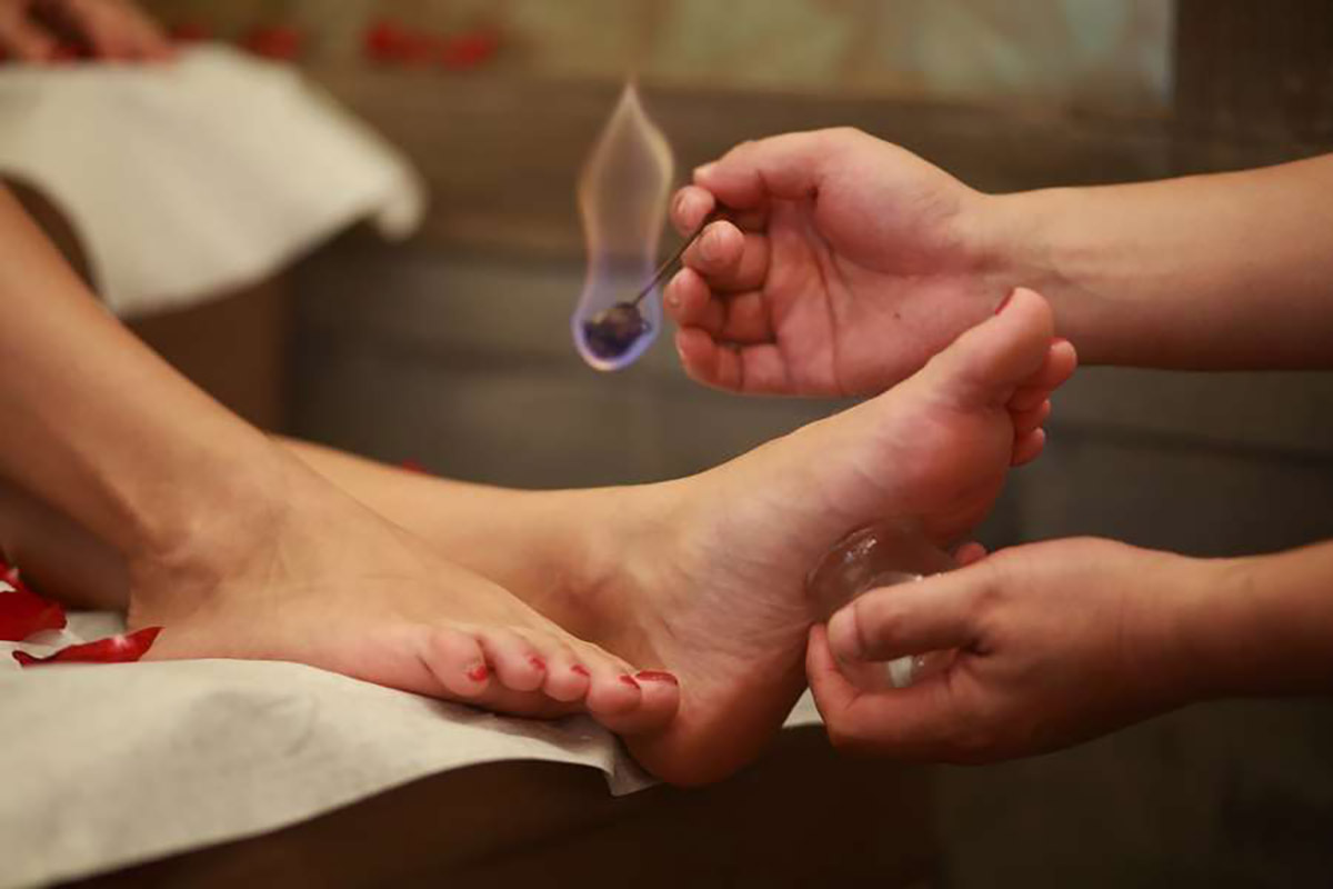 ставят ли банки на ноги. вакуумный массаж спины хиджама. вакуумные банки для массажа против целлюлита. вакуумный массаж. ставят ли банки на ноги.